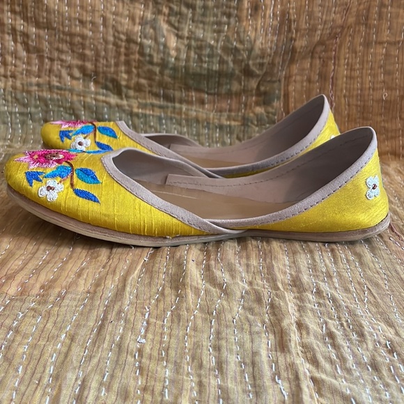 EUC Fuchsia Sunflower Flats - Picture 3 of 11